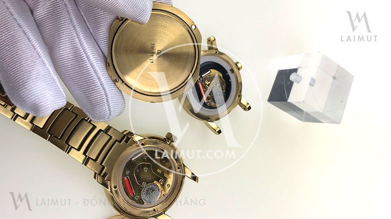Mở tung 3 chiếc Burberry để chứng minh máy Thụy Sỹ