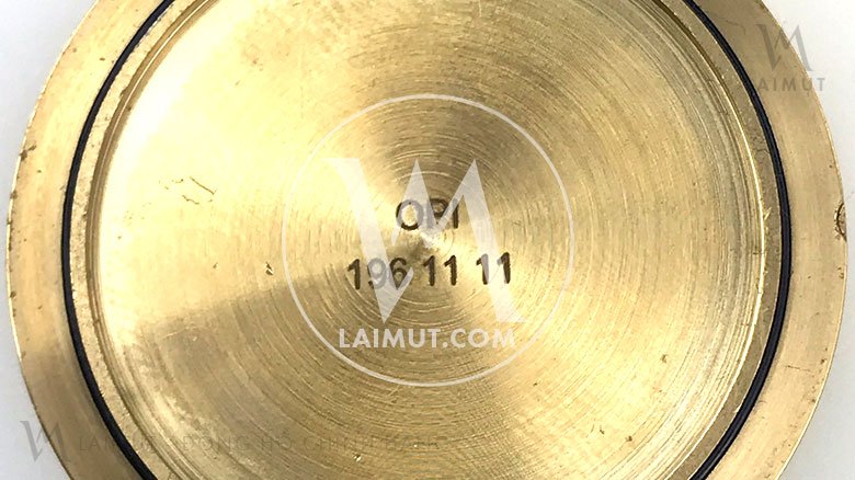 Mở tung 3 chiếc Burberry để chứng minh máy Thụy Sỹ