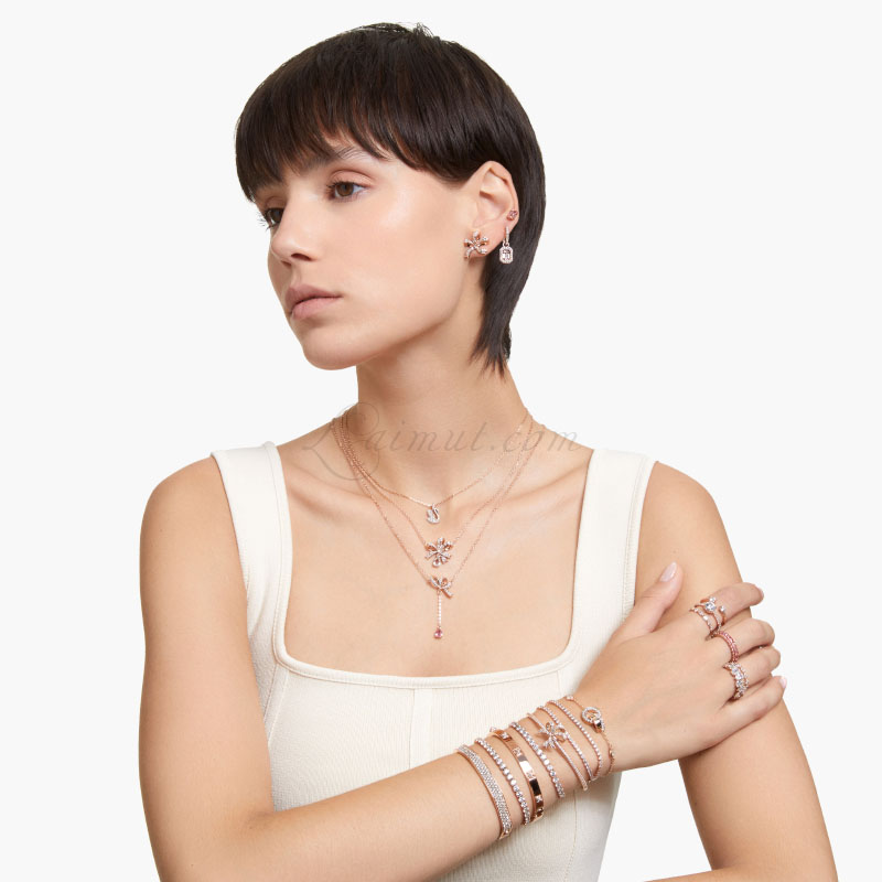 Lắc Tay Swarovski Interlocking Loop Hollow Bracelet 5636498
